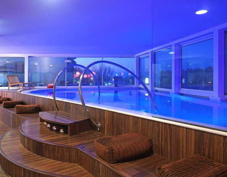 Pool
Pool
di Savoia Hotel Rimini