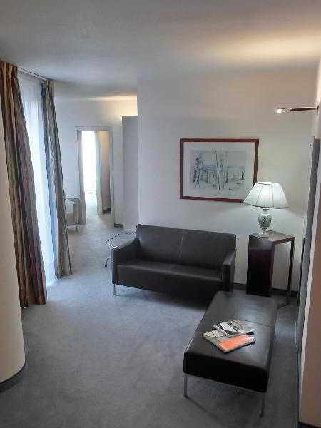 Room
Room
di Savoia Hotel Rimini