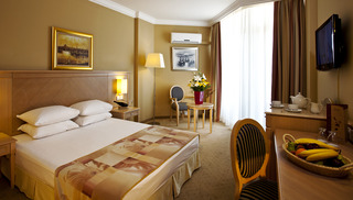 Room
Room
di Salamis Bay Conti