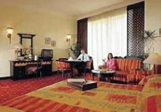 Room
Room
di Millennium Airport