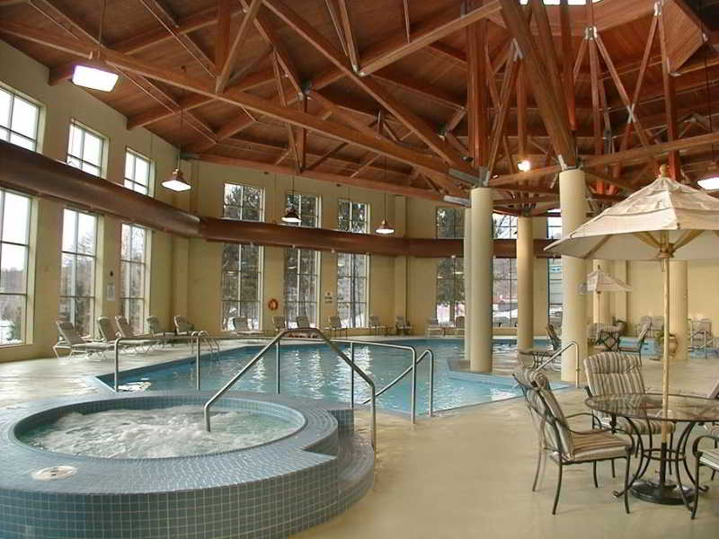 Pool
 di Deerhurst Resort