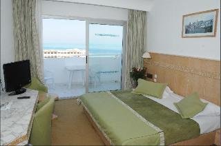 Room
Room
di Tej Marhaba