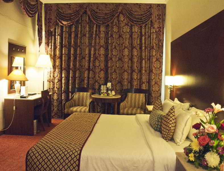 Room
Room
di Regent Palace