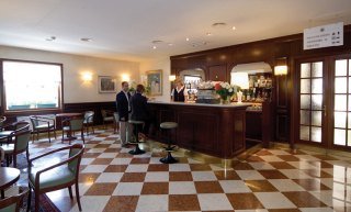 Lobby
Lobby
di Alla Torre