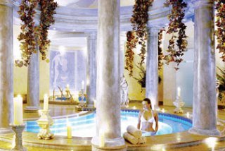 Sports and Entertainment
Sports and Entertainment
di Le Royal Meridien Beach Resort and Spa