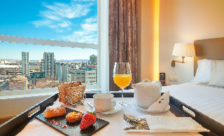 Room
Room
di Sercotel Sorolla Palace