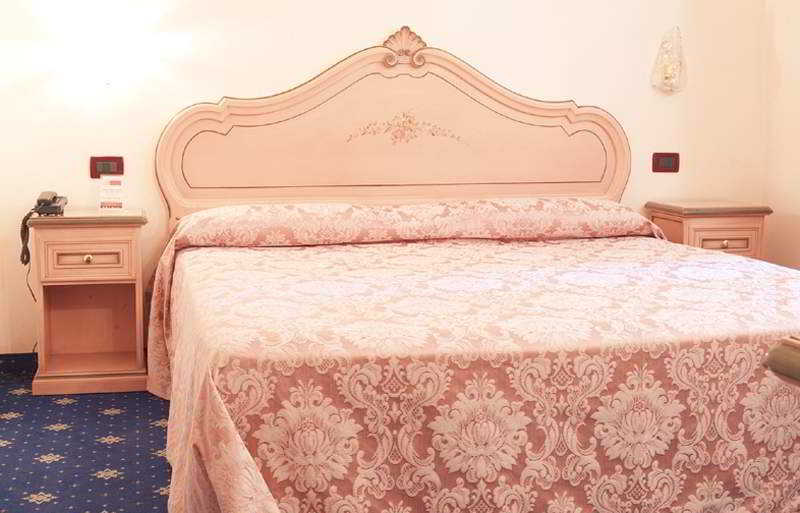 Room
Room
di Residenza La Campana