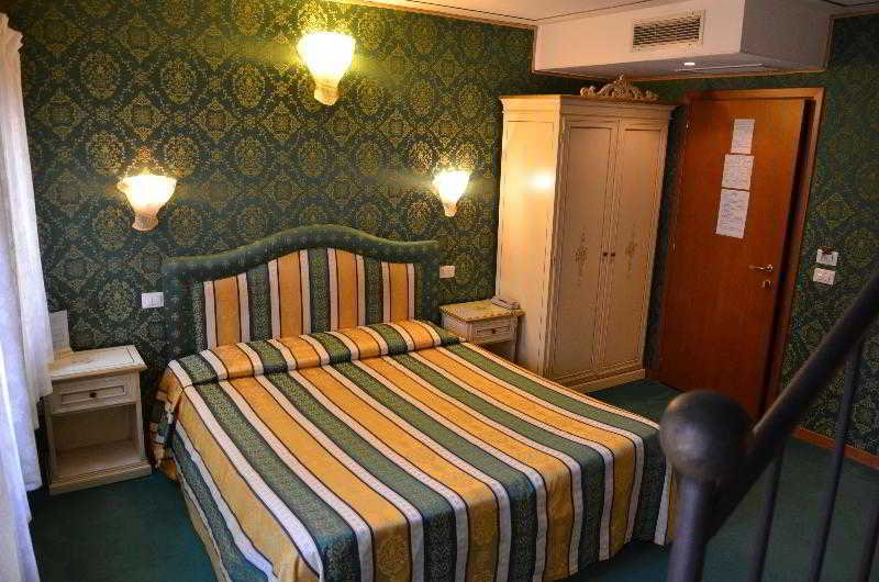 Room
Room
di Residenza La Campana