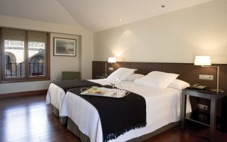 Room
Room
di NH Puerta de la Catedral