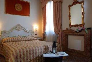 Room
Room
di Villa Gasparini