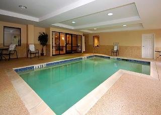 Pool
 di Comfort Suites (Biddeford)