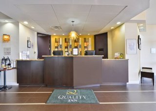 Lobby
 di Quality Inn 
