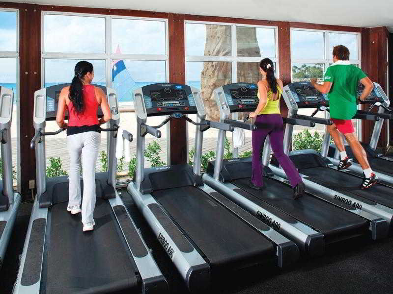 Sports and Entertainment
Sports and Entertainment
di Tamarijn Aruba All Inclusive