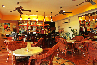 Bar
 di Rainbow Paradise Beach Resort Penang