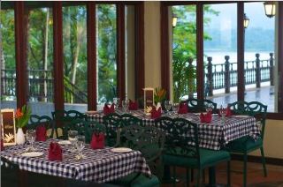 Restaurant
 di Lake Kenyir Resort, Taman Negara – Terengganu