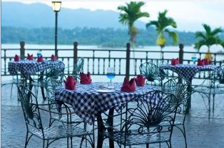 Restaurant
 di Lake Kenyir Resort, Taman Negara – Terengganu