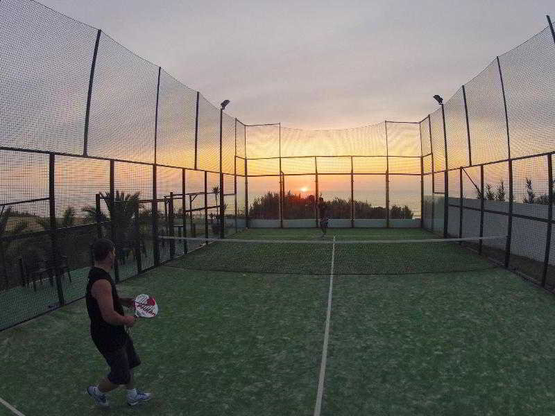 Sports and Entertainment
Sports and Entertainment
di Quinta Da Vigia