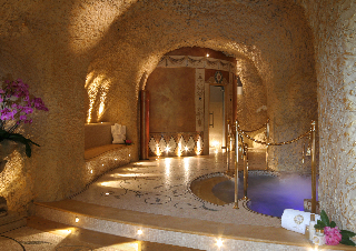 Sports and Entertainment
Sports and Entertainment
di Villa e Palazzo Aminta