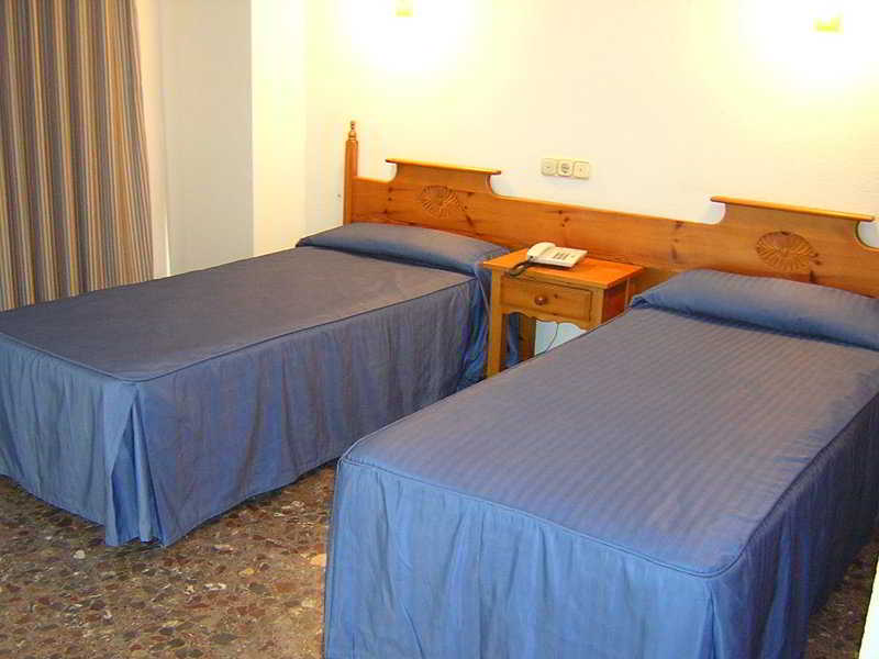 Room
Room
di Sundays Beach