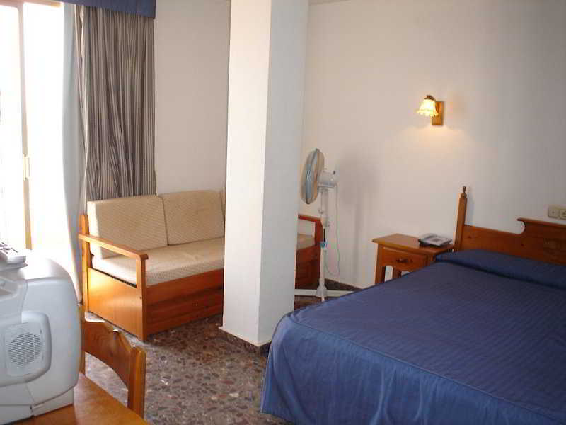Room
Room
di Sundays Beach