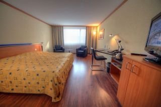 Room
Room
di Engel Swiss Quality Hotel