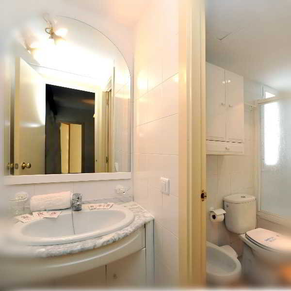 Room
Room
di Leo Velamayor