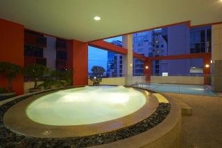 Pool
 di Bandara Suite Silom