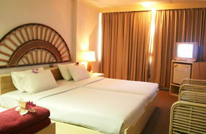 Room
Room
di Tipchang Lampang Hotel
