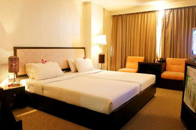 Room
Room
di Tipchang Lampang Hotel