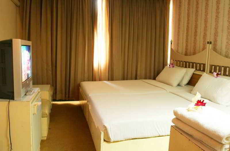 Room
Room
di Tipchang Lampang Hotel