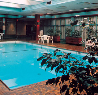 Pool
 di Delta Kitchener Waterloo Hotel