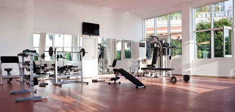 Sports and Entertainment
Sports and Entertainment
di Hydros Club