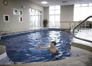 Pool
 di Quality Suites Drummondville