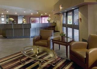 Lobby
 di Quality Suites Whitby