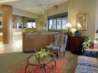 Lobby
 di Quality Suites Downtown Windsor