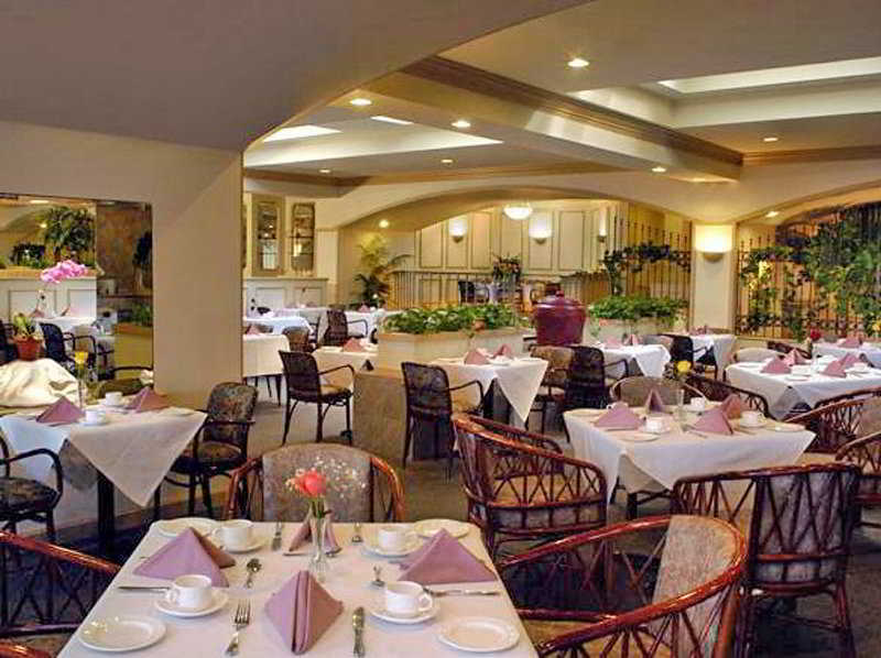 Restaurant
 di International Plaza Hotel Airport