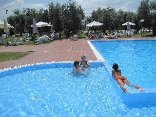 Pool
Pool
di Giardino Degli Ulivi Resort & Spa