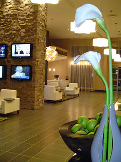 Lobby
 di Sandman Signature Hotel Toronto Airport