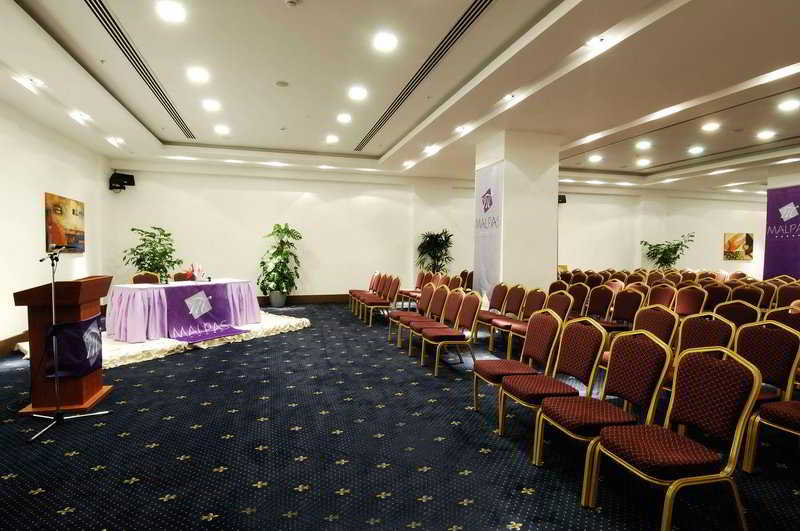Conferences
Conferences
di Malpas
