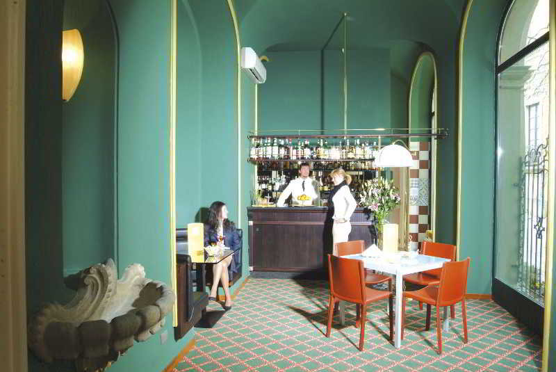 Bar
Bar
di Villa Porro Pirelli