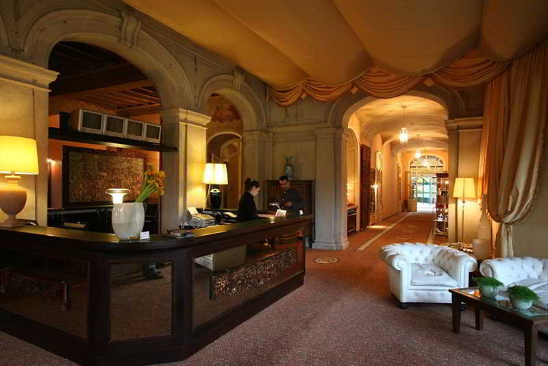 Lobby
Lobby
di Villa Porro Pirelli