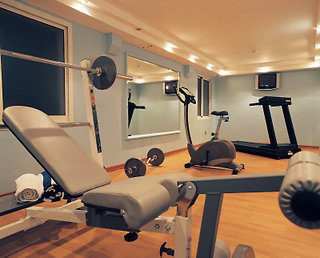 Sports and Entertainment
Sports and Entertainment
di Avenue Hotel