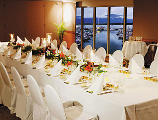 Restaurant
 di Shangri-La Hotel, The Marina, Cairns