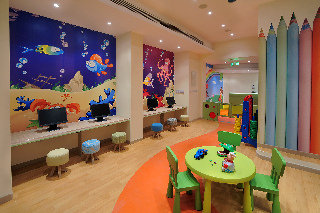 Sports and Entertainment
Sports and Entertainment
di Alexander The Great Beach