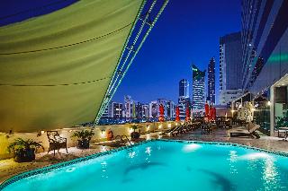 Pool
 di Millennium Hotel Abu Dhabi