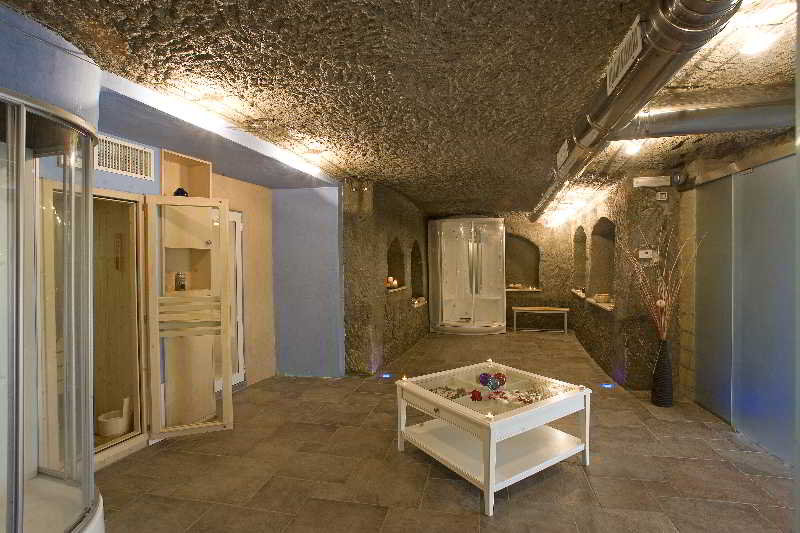 Sports and Entertainment
Sports and Entertainment
di Relais Villaggio Le Querce