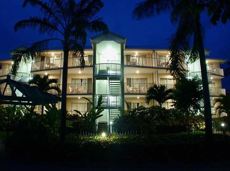 Cairns Beach Resort image 1