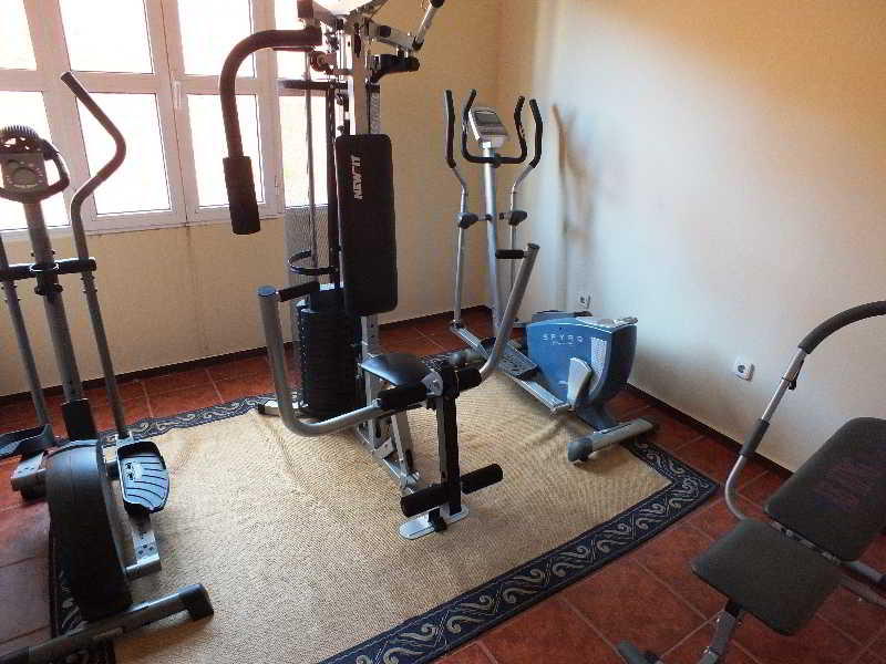 Sports and Entertainment
Sports and Entertainment
di Pico da Urze