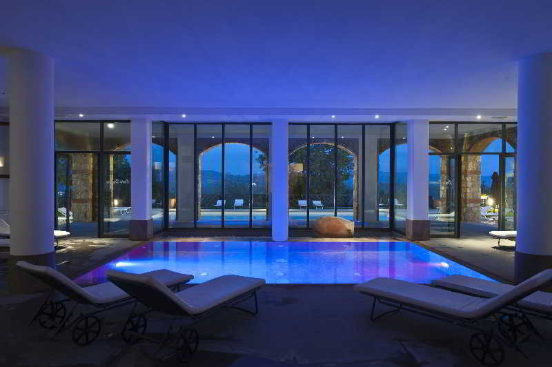 Sports and Entertainment
Sports and Entertainment
di CDH Hotel Radda