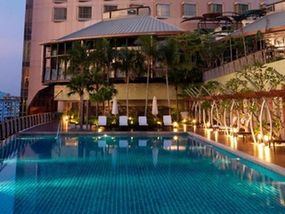 Pool
 di The Gardens Hotel & Residences St Giles Luxury